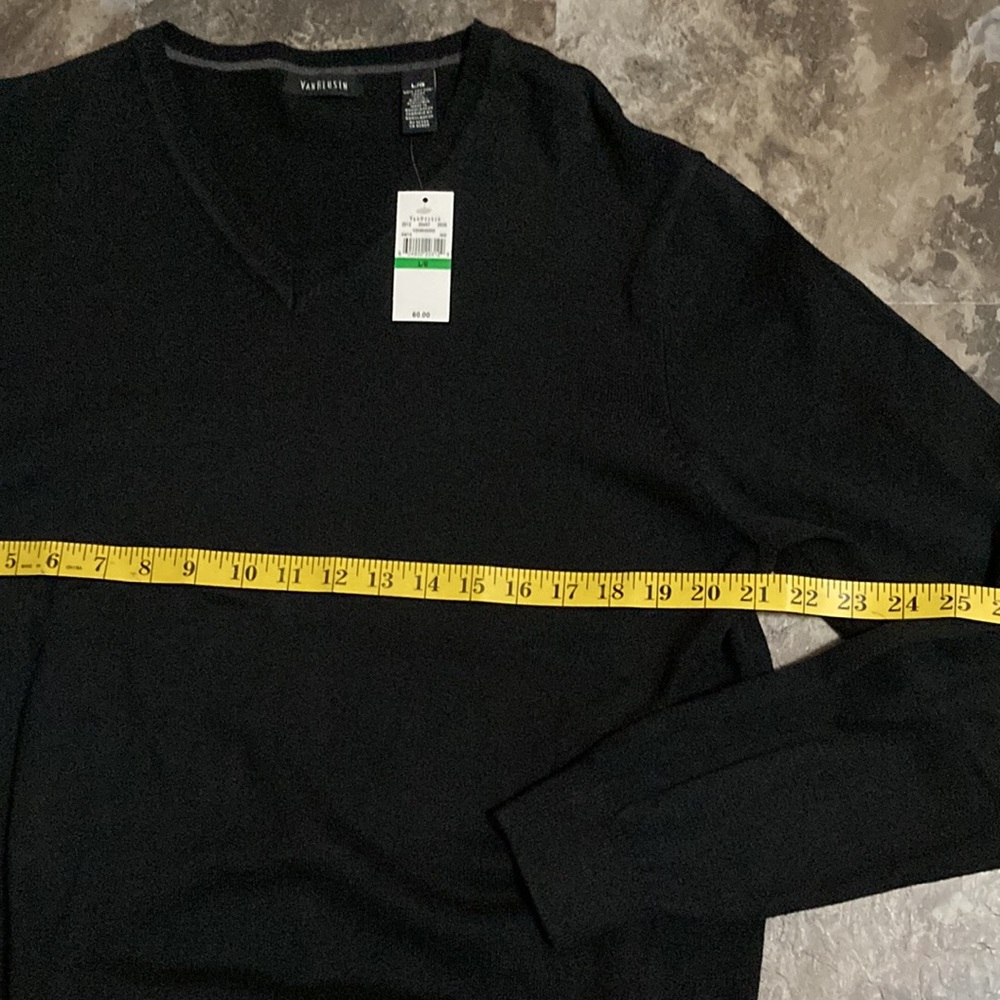 NWT - Men’s Van Heusen V-Neck Black Sweater (L) - Picture 5 of 8